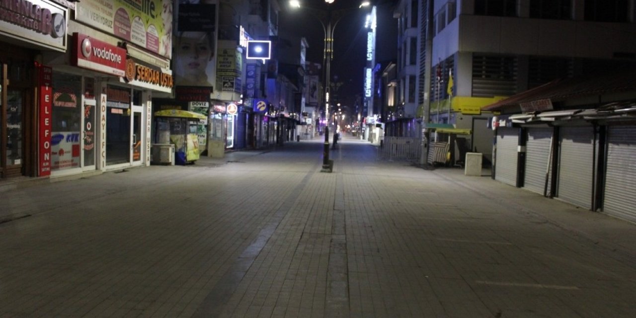 Ağrı’da Cadde Ve Sokaklarda Sessizlik Hakim