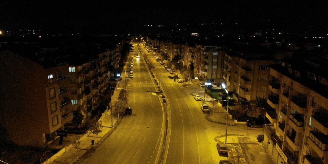 56 Saatlik Kısıtlamanın Başlamasıyla Denizli Hayalet Şehre Döndü