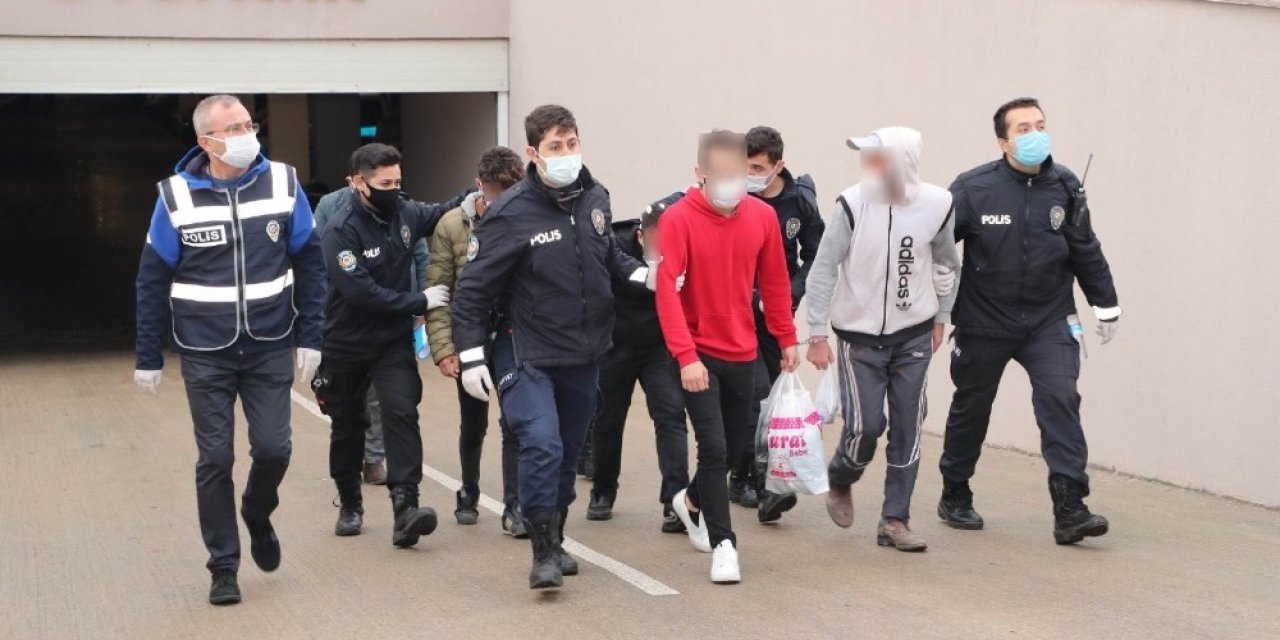 Antalya’da Aranan 43 Kişi Yakalandı