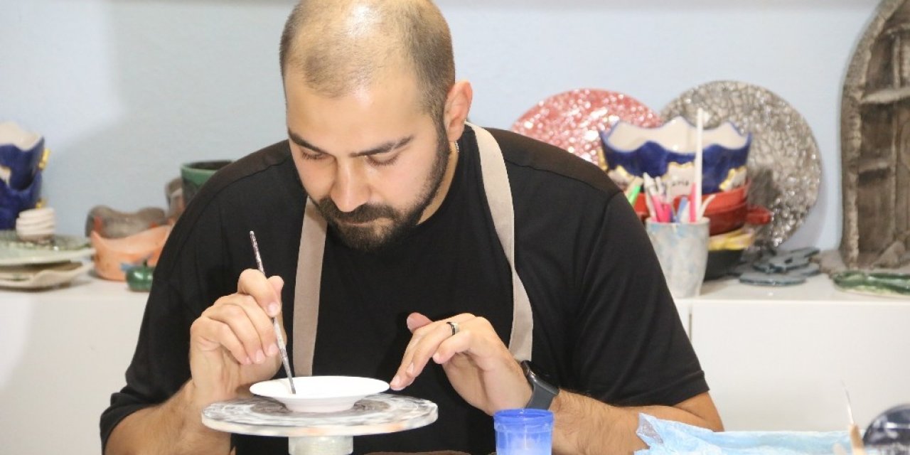 Seramik Sanatı İçin Profesyonel Futbolu Bıraktı