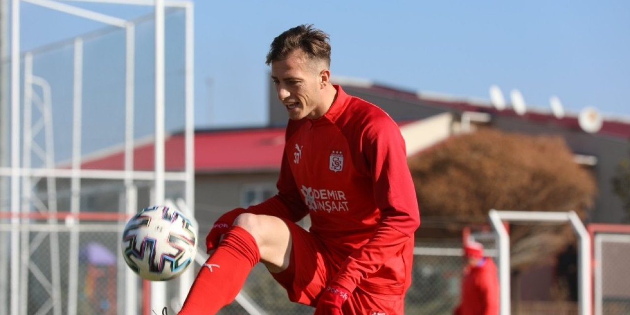 Sivasspor’da Hakan Arslan Korona Virüsü Atlattı