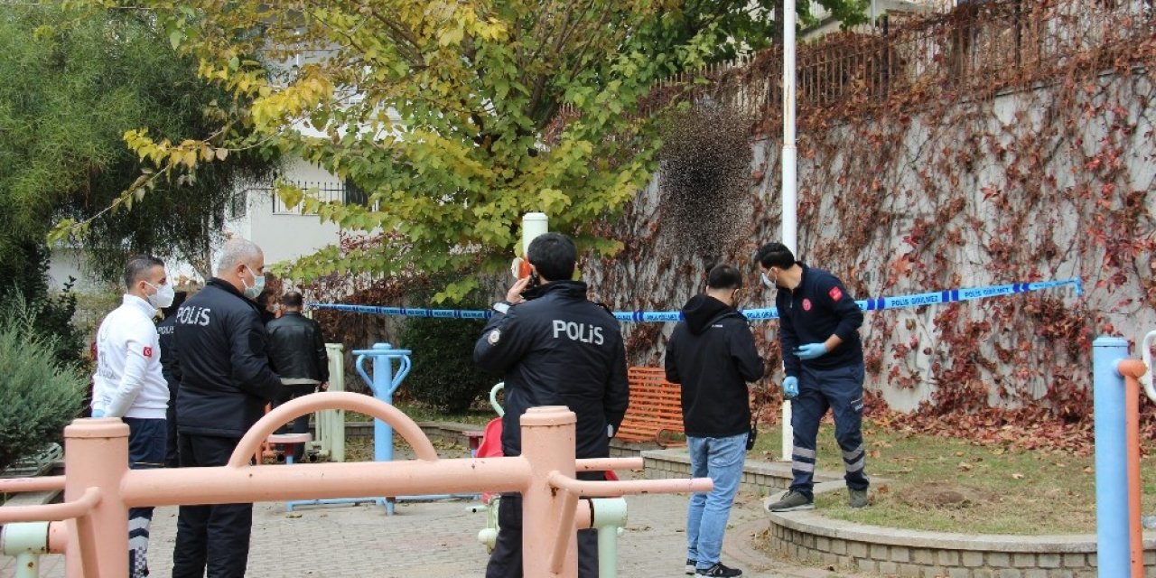 Aydın’da Bir Kişi Parkta Ölü Bulundu