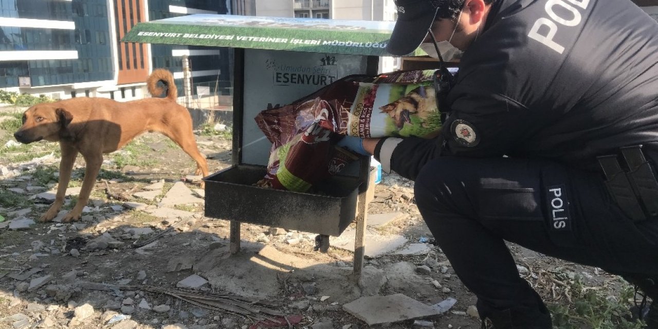 Esenyurt’ta Kısıtlamada Polisten Örnek Davranış