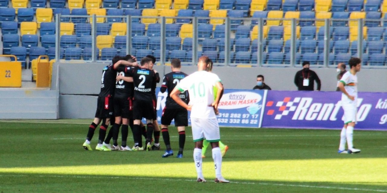 Süper Lig: Gençlerbirliği: 1 - Aytemiz Alanyaspor: 0 (ilk Yarı)