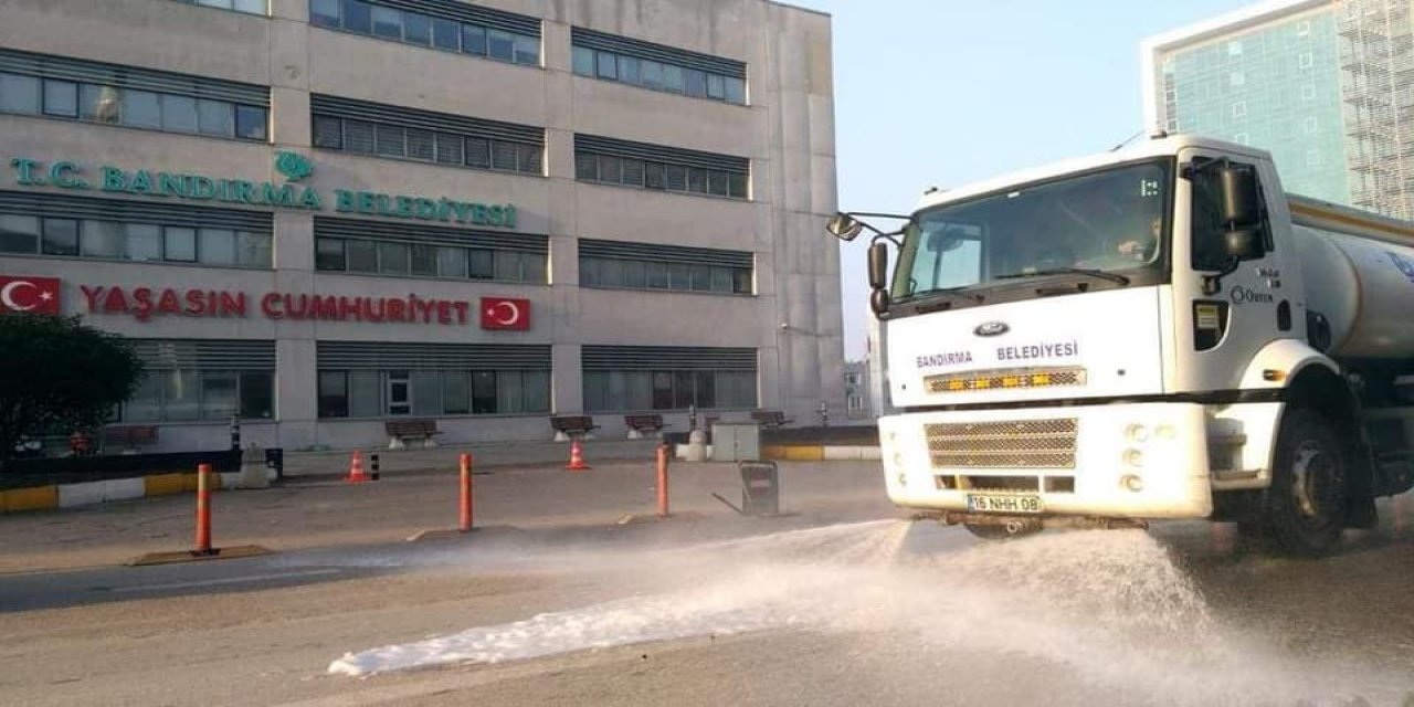 Bandırma’da Her Yer Dezenfekte Ediliyor