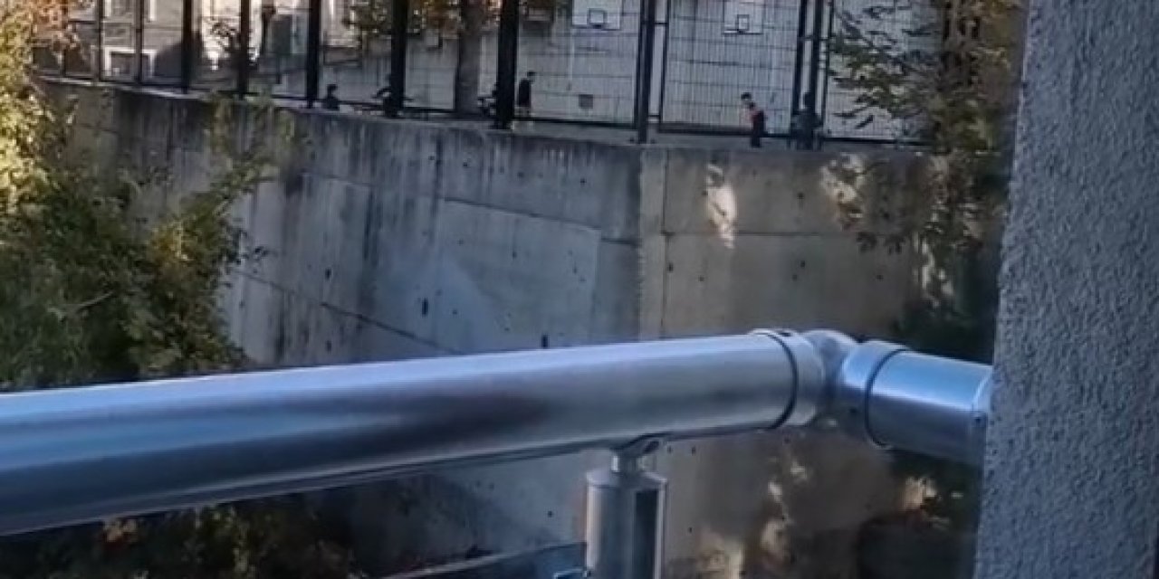 Bursa’da Çocuklar Kısıtlamada Polisi Görünce Böyle Saklandı