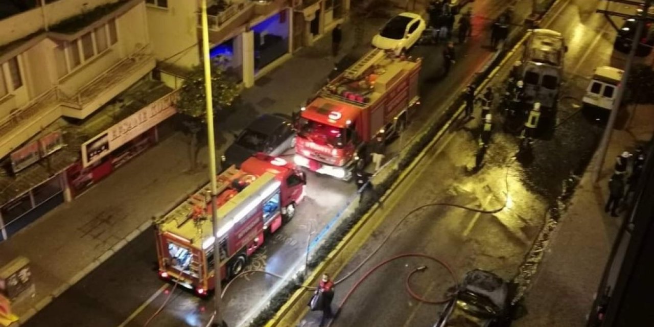 Yangında İki Araç Kullanılmaz Hale Geldi
