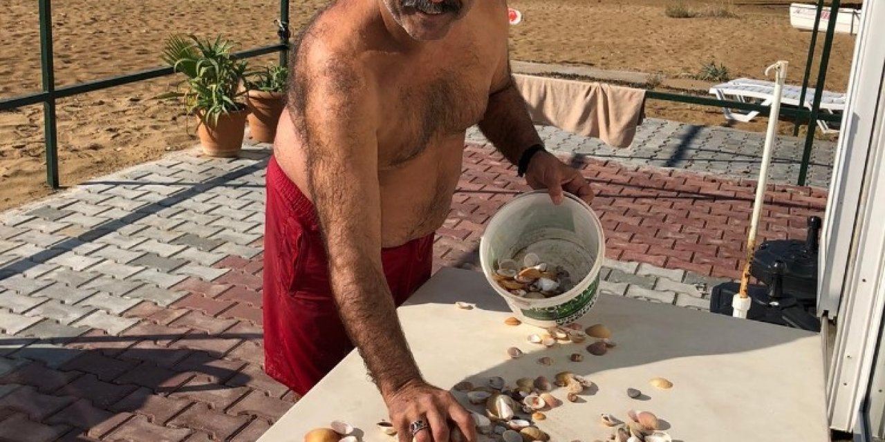 Boş Kalan Sahillerde Definecilerden Sonra Deniz Kabuğu Koleksiyoncuları İş Başında