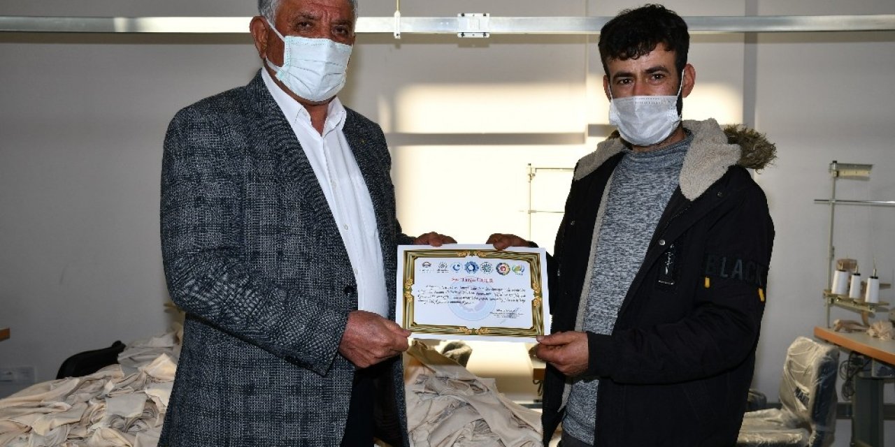 Asgem’de Tekstil Ve Konfeksiyon Kursiyerlerine Sertifika Verildi
