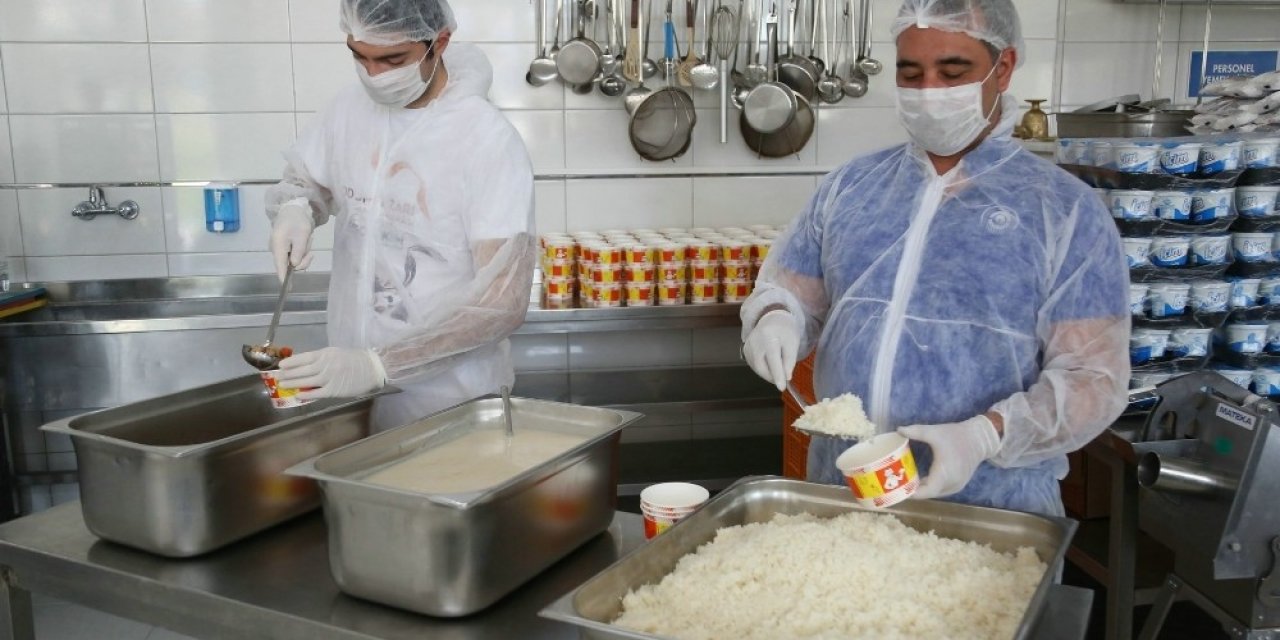 Odunpazarı’ndan Karantinada Olan Ailelere Günde 2 Öğün Sıcak Yemek