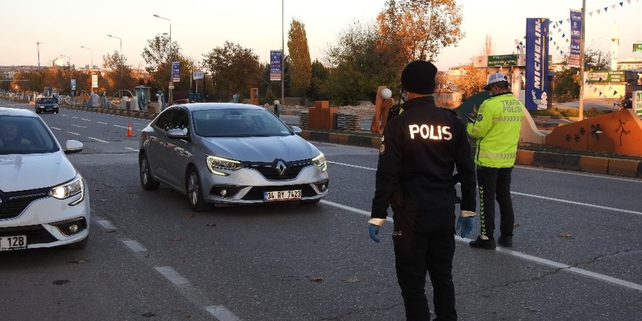 Kısıtlamanın Son Saatlerinde Denetimler Yoğunlaştı