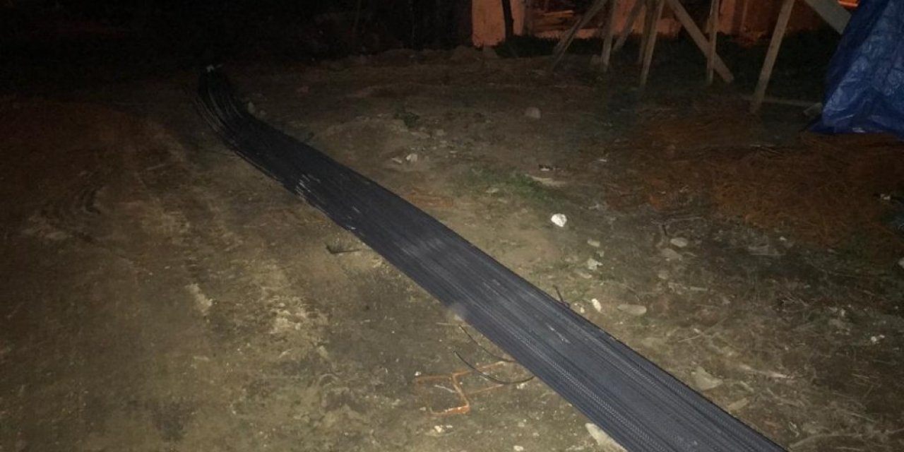 Sokağa Çıkma Kısıtlamasında Demir Çalan Şahıslara Suçüstü