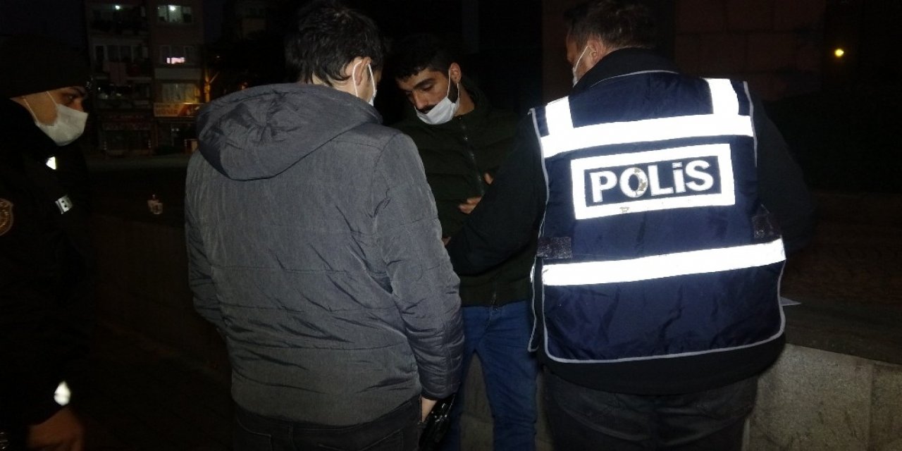Aranma Kaydı Bulunan Genç, Polise Adres Sorunca Gözaltına Alındı