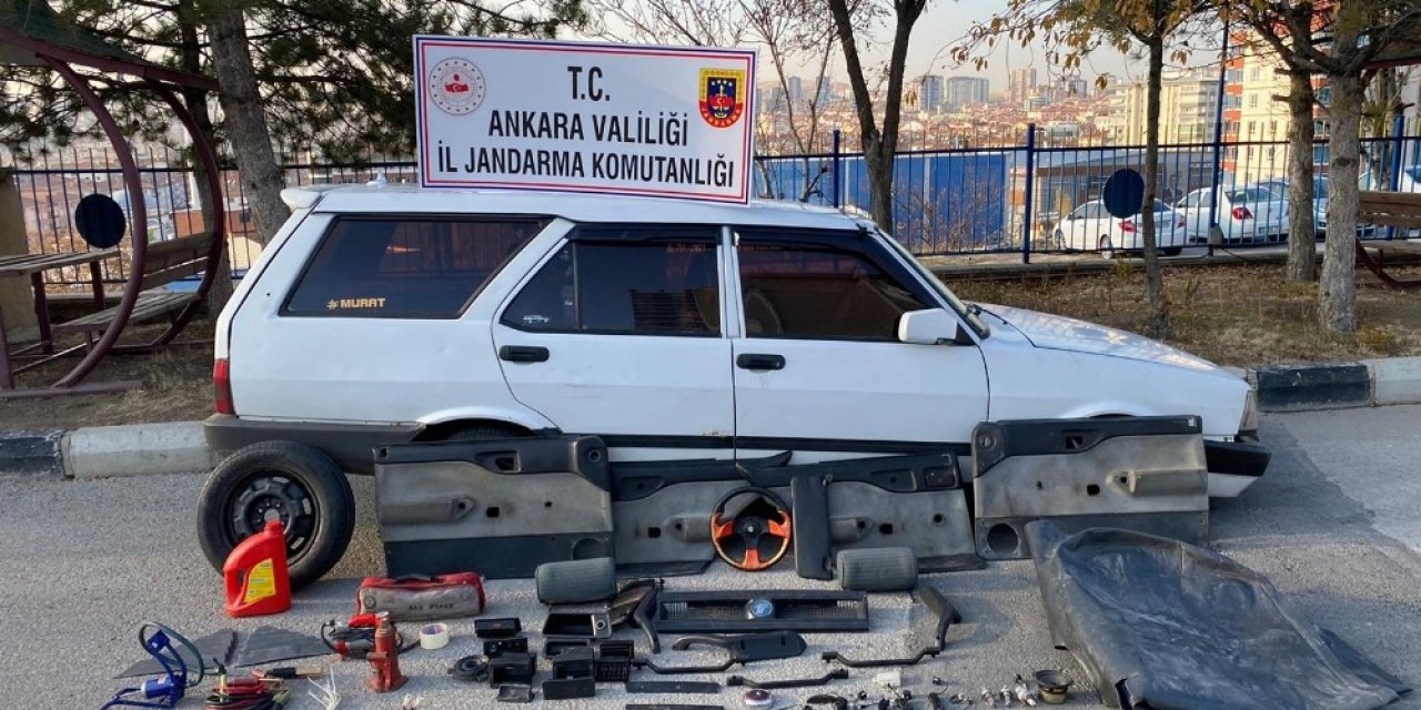 Başkent’te Jandarma, Otomobil Hırsızlarını Anında Yakaladı