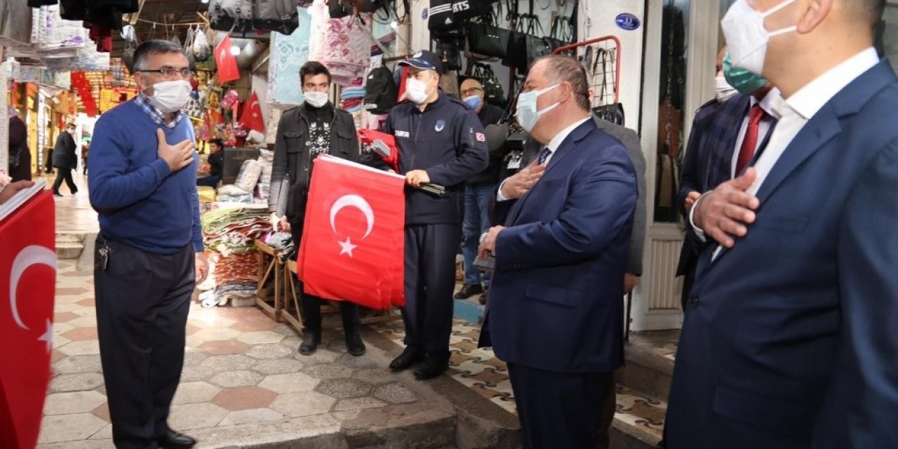 Suriye Sınırında Türk Bayrağı Heyecanı