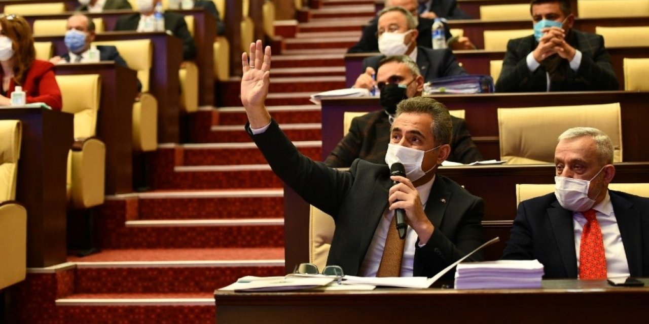 Büyükşehir Toplantısında Gerginlik