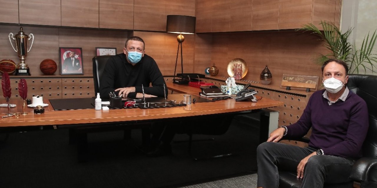 Tbf Başkanı Hidayet Türkoğlu Milli Takım Heyeti İle Bir Araya Geldi