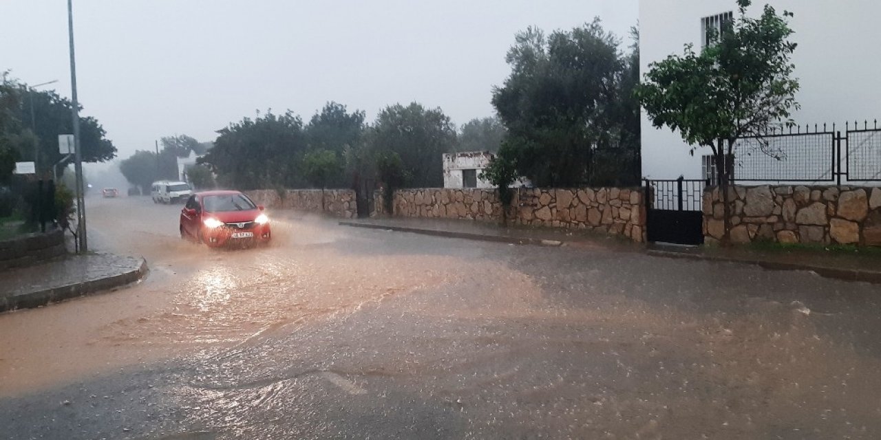 Turizm Cenneti Bodrum’u Sağanak Vurdu