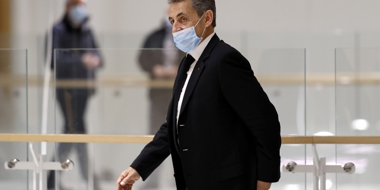 Hakim Karşısına Çıkan Sarkozy Yolsuzluk Suçlamalarını Reddetti