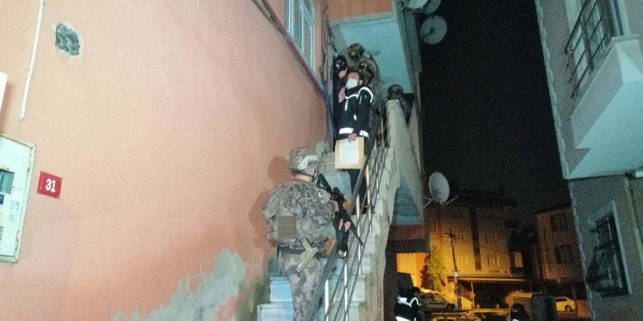İstanbul’da Uyuşturucu Satıcılarına Şafak Operasyonu: 13 Adrese Eş Zamanlı Operasyon