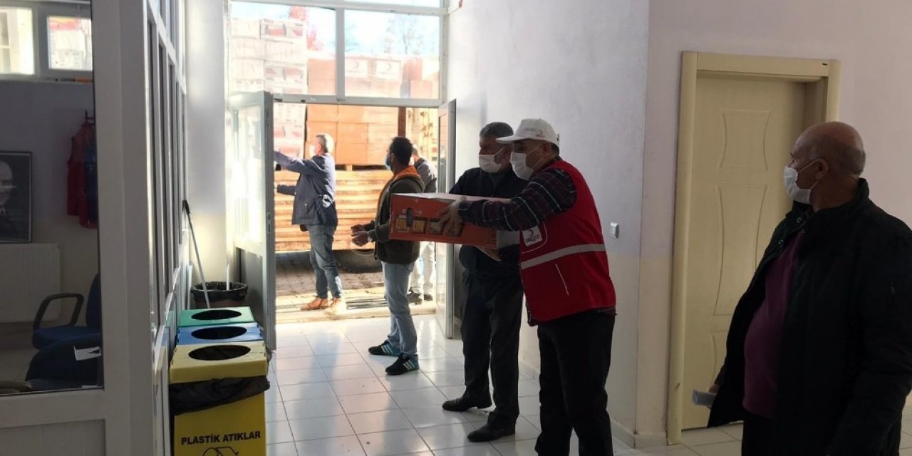 Tuncelili Depremzedelere Isıtıcı Ve Hijyen Paketi Desteği