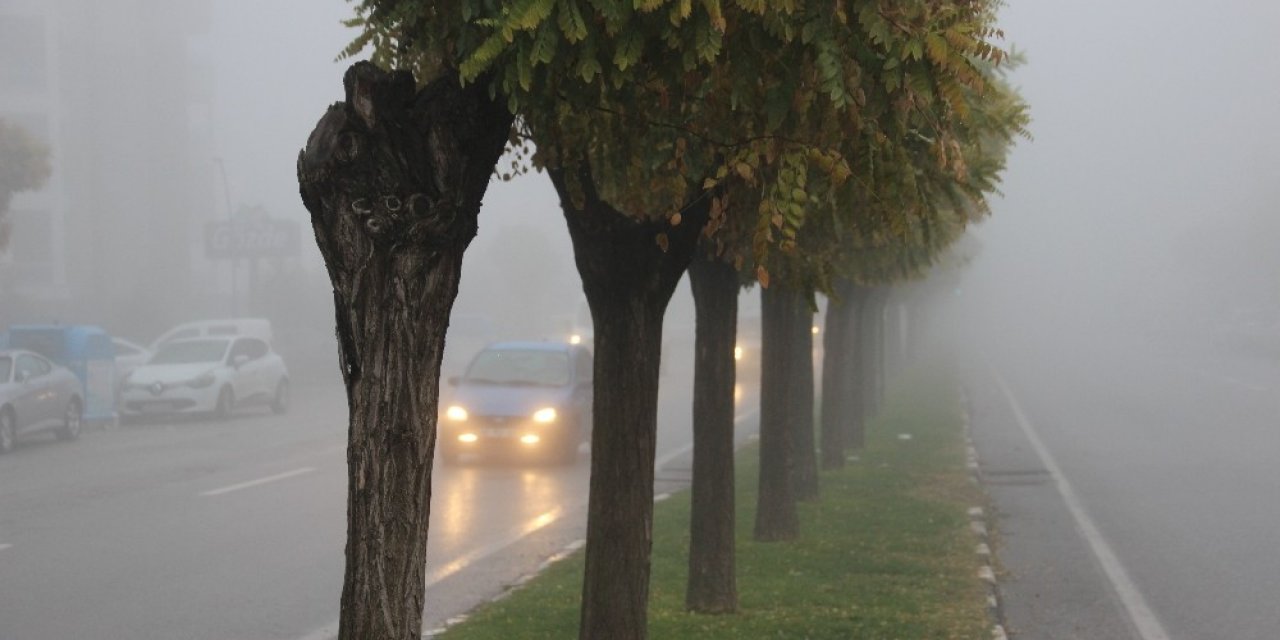 Manisa Güne Sisle Uyandı