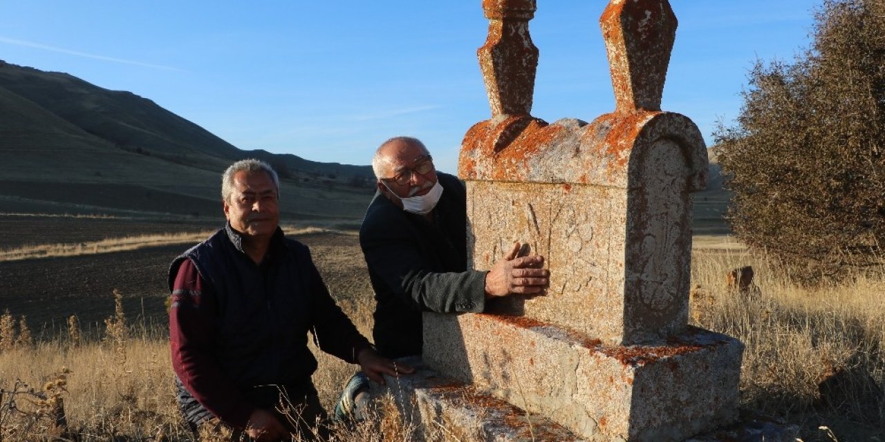 Sivas’ta Yaşatılan Lahit Mezar Kültürü Yok Olmak Üzere