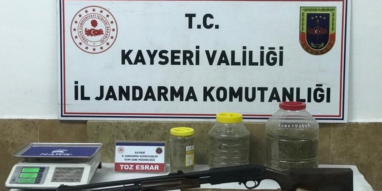 Jandarmanın Arama Yaptığı Evde 6 Kilo Esrar Yakalandı