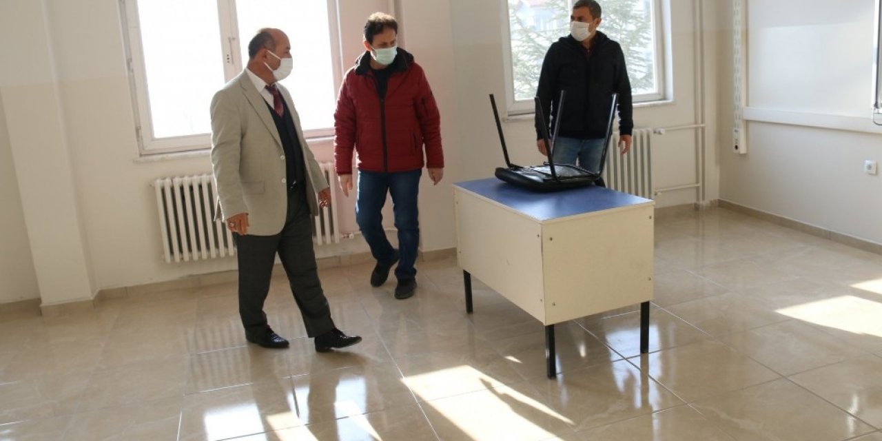 Adnan Menderes Ortaokulunda Deprem Güçlendirme Çalışmaları Tamamlandı