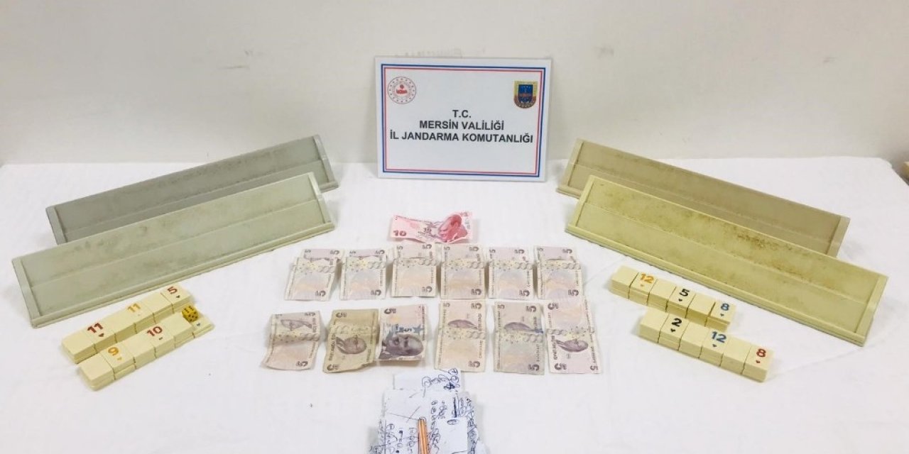Limon Bahçesinde Kumar Oynarken Yakalandılar