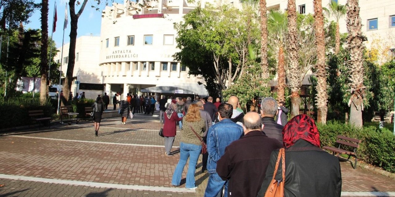 Antalya’da Yapılandırma Kuyruğu