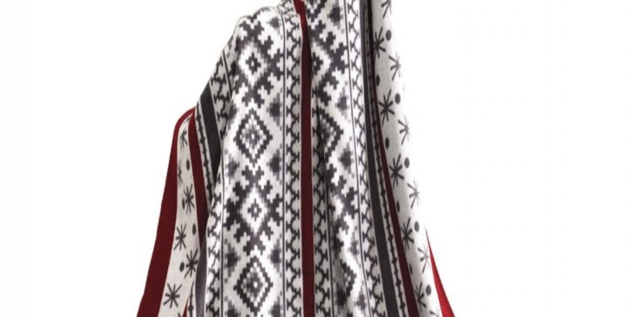 Yılbaşı İçin Ev Ve Sofra Dekorasyon Ürünleri Satışa Sunuldu