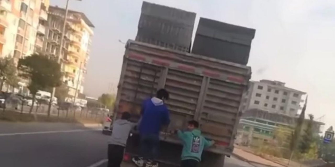 Patenli Gençlerin Kamyon Arkasında Tehlikeli Yolculuğu