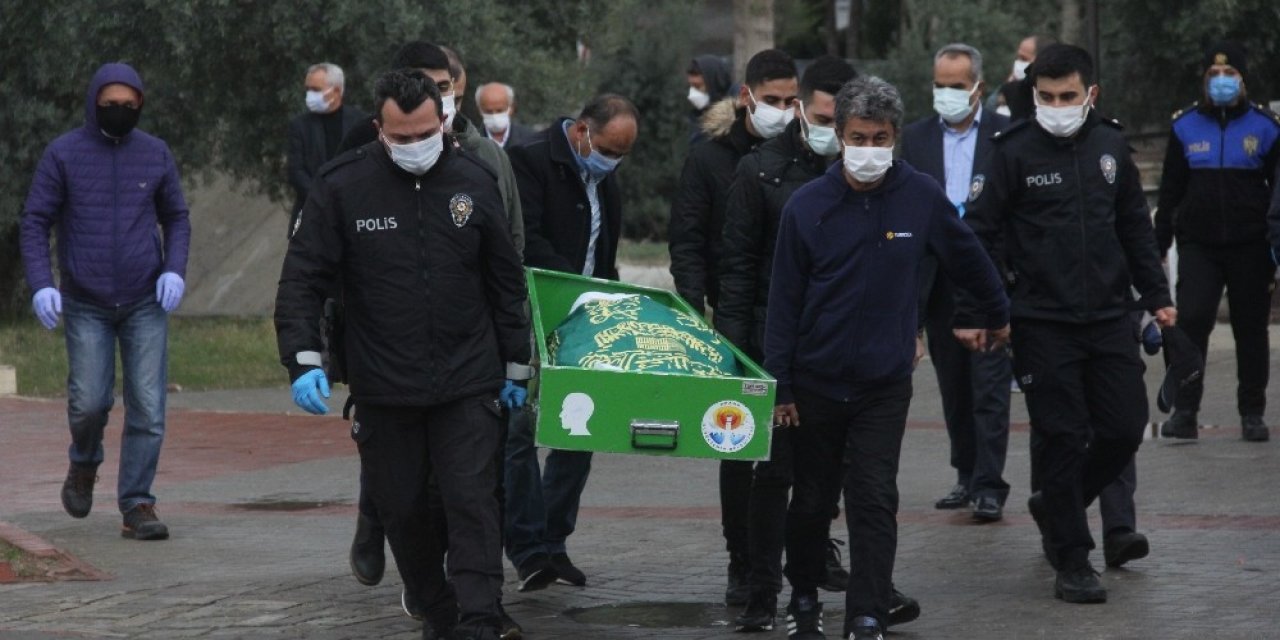 Terör Babasını, Korona Annesini Aldı