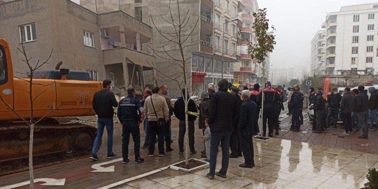Evlerinin Yıkılışını Gözyaşları İçinde İzlediler
