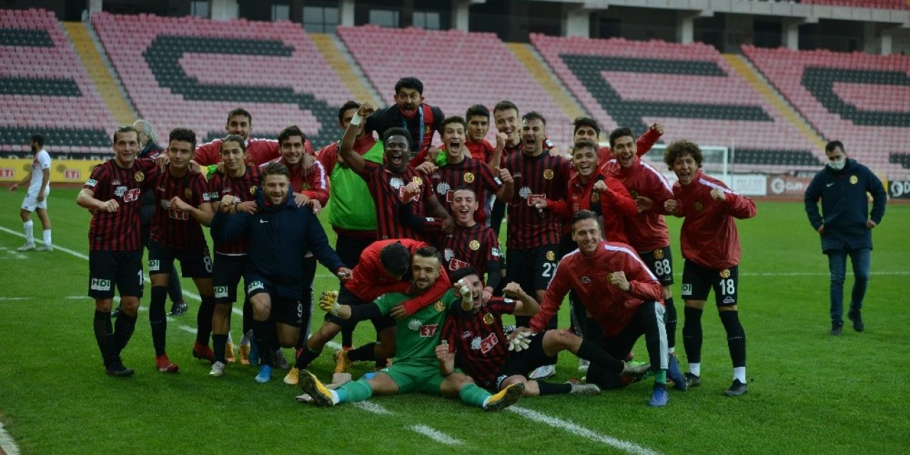 Eskişehirspor Alman Devi Schalke İle Aynı Kaderi Paylaşıyor