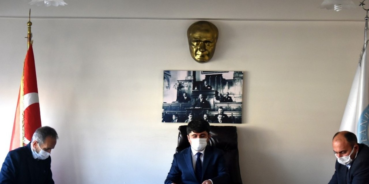 Tufanbeyli’de Kıraathanecilere Destek