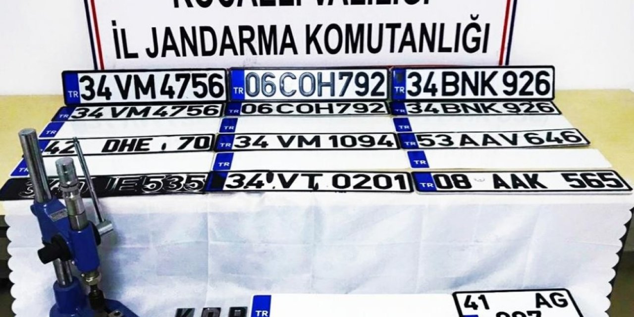Kocaeli’de Konteynerde Sahte Plaka Basanlara Operasyon: 2 Gözaltı