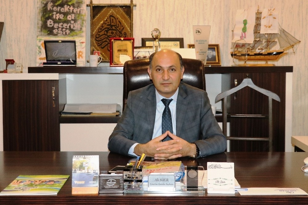 Van ve bölgede yıllardır hizmet veren Süerler Grup Yönetim Kurulu Başkanı Ali Süer, dünyayı etkisine alan korona virüse karşı tüm ürünlerde ciddi indirim yaptıklarını söyledi.