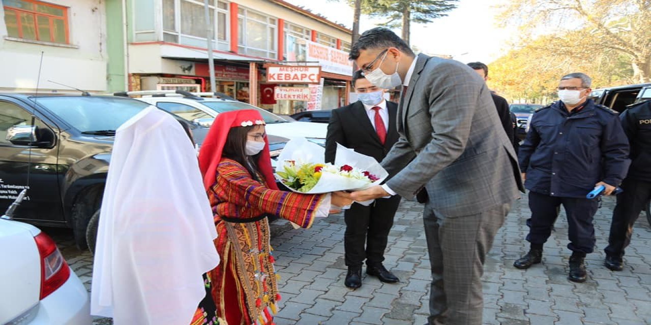 Vali Ali Çelik’ten Şaphane Ziyaretinde Tarihi Koca Seyfullah Camisinde İnceleme