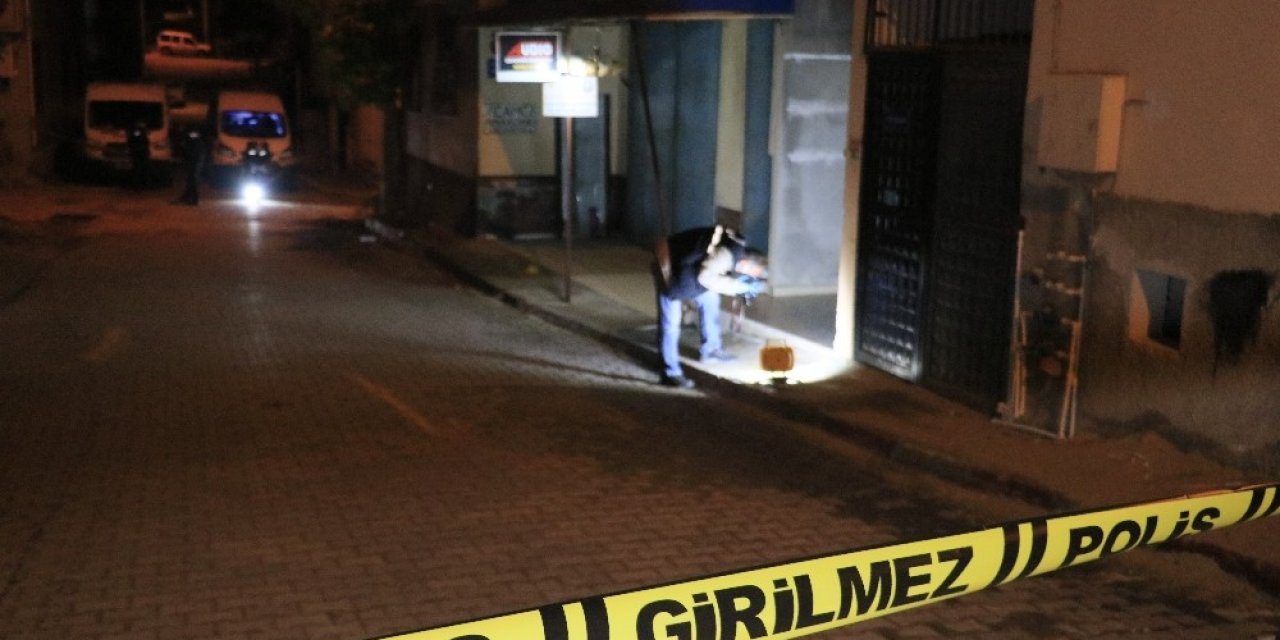 Adana’da Silahlı Ve Bıçaklı Kavga: 1 Ölü