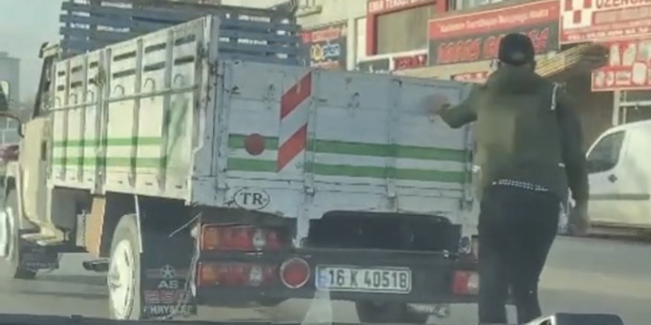 Ölümüne Yolculuk...patenci Gençten Kamyon Arkasında Şehir Turu