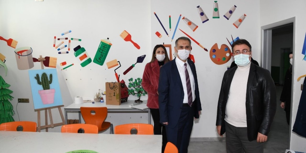 Vali Çuhadar Adıyaman Doğa Kolejini Ziyaret Etti