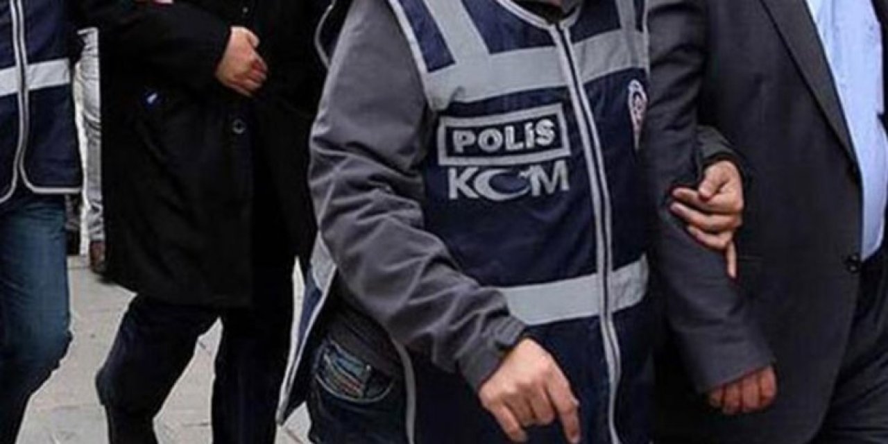 Şüphe üzerine durdurulan araçta Fetö’den Aranan Eski Komiser Yardımcısı çıktı