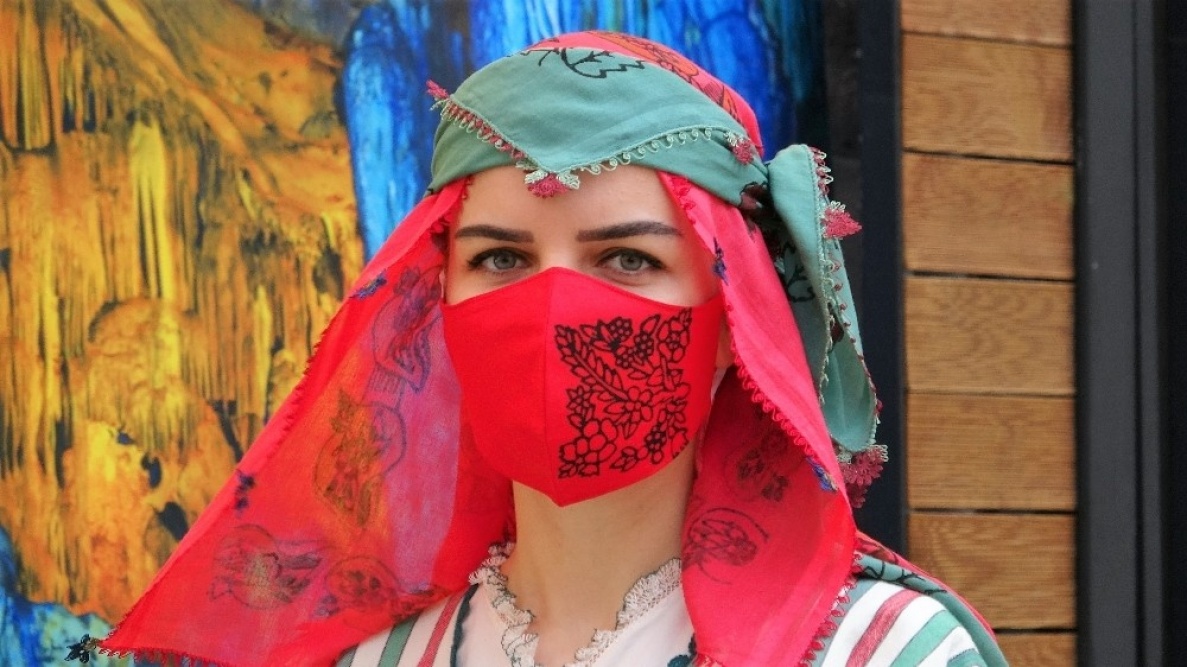 Saray kıyafetleri tanıtıldı