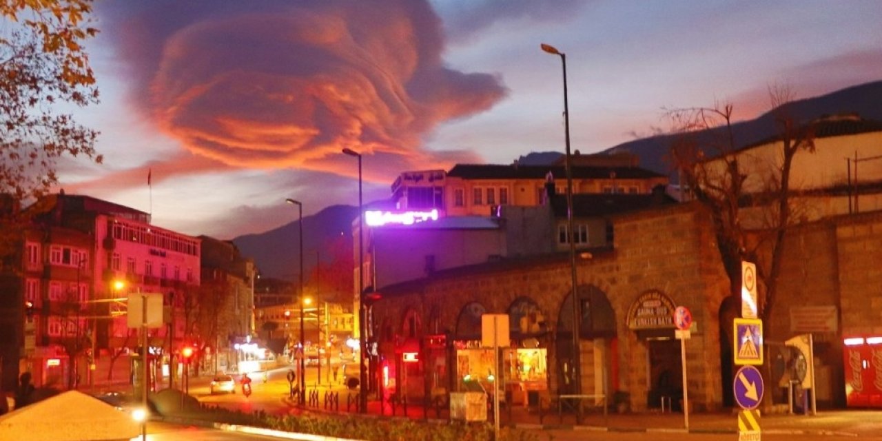 Uludağ’daki Bulut Görenleri Şaşırttı