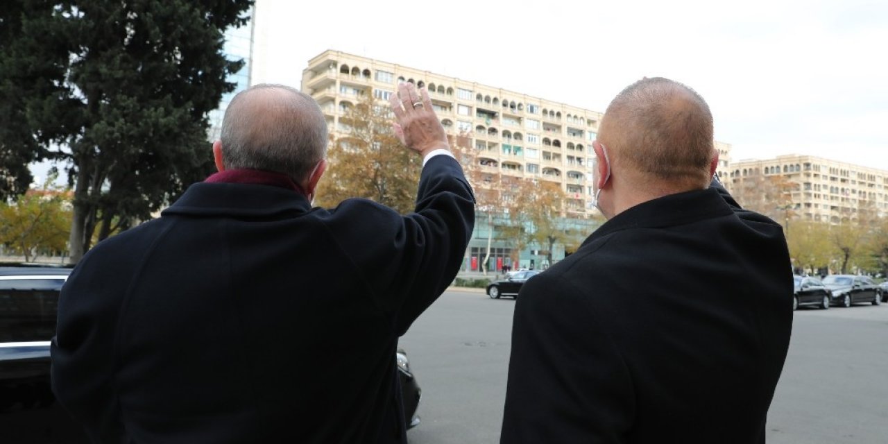 Azerbaycan’da Dağlık Karabağ Zaferi Kutlanıyor