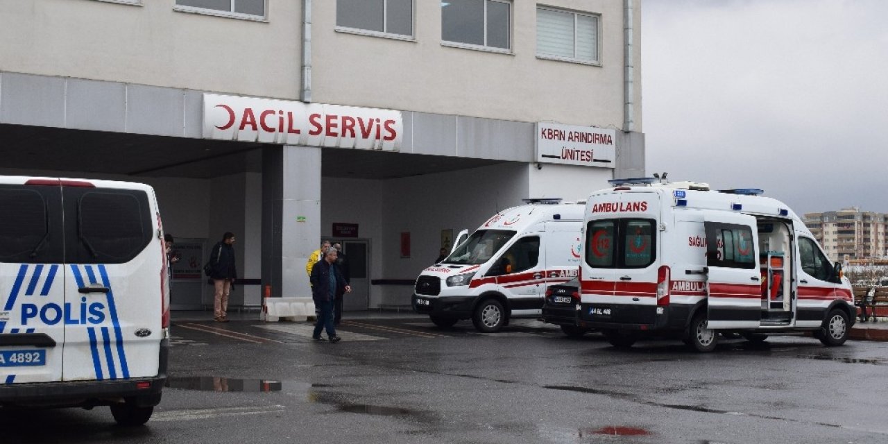 Yoldan Geçerken Vuruldu