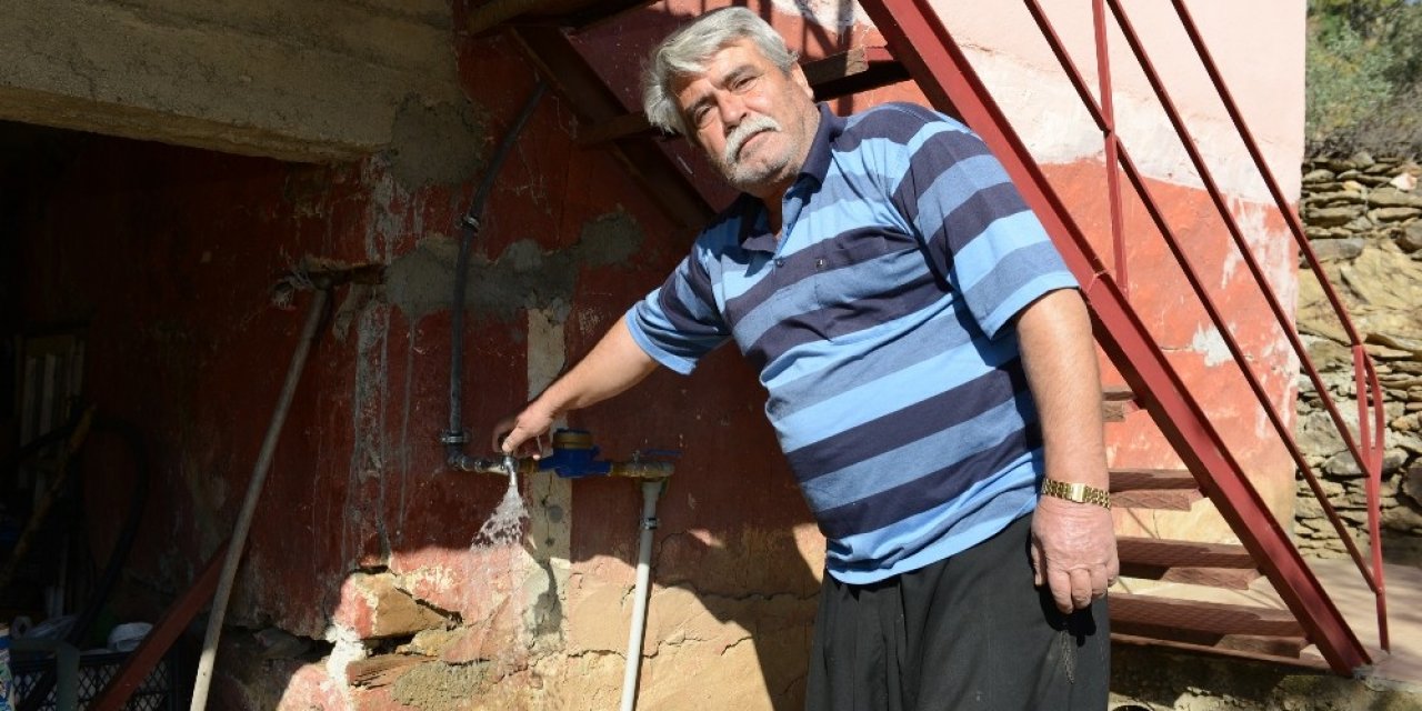 Gazipaşa Mahallelerinde Yıllar Sonra Gelen Su Sevinci