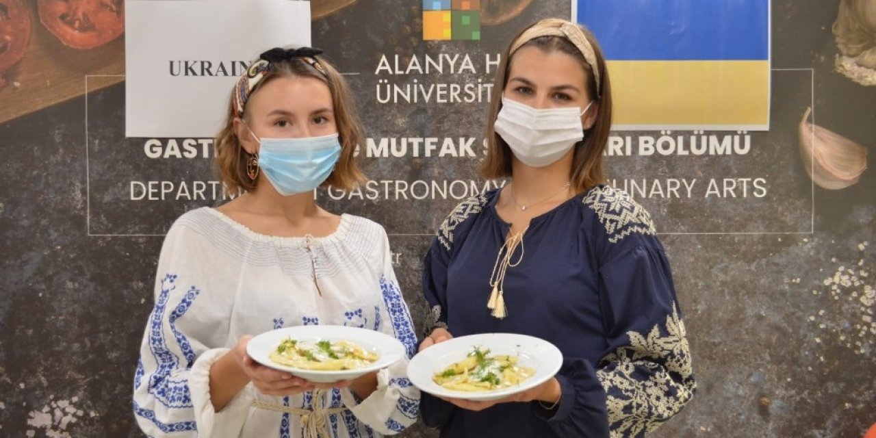 Alanya Hep’in Mutfağına Giren Ukraynalı Öğrenciler, Geleneksel Yemeklerini Yaptı